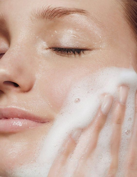 How to Treat Acne When You Have Dry Skin